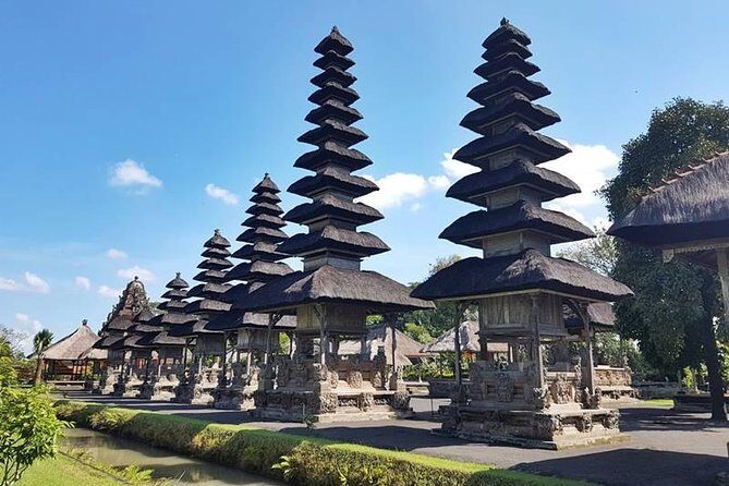 2-Day Experience Bali: Most Popular Tour - Ulun Danu Bratan and Wanagiri Hidden Hills: temples and high-view photo time