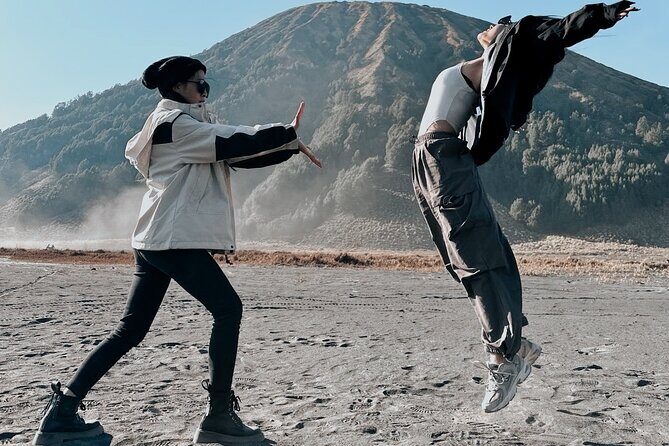 3D2N Ijen Blue Fire, Tumpak Sewu Waterfall & Mt. Bromo from Bali - Guide power on Java: why Riza, Hirman, Ubaydillah, Ana, and Hreesang keep showing up