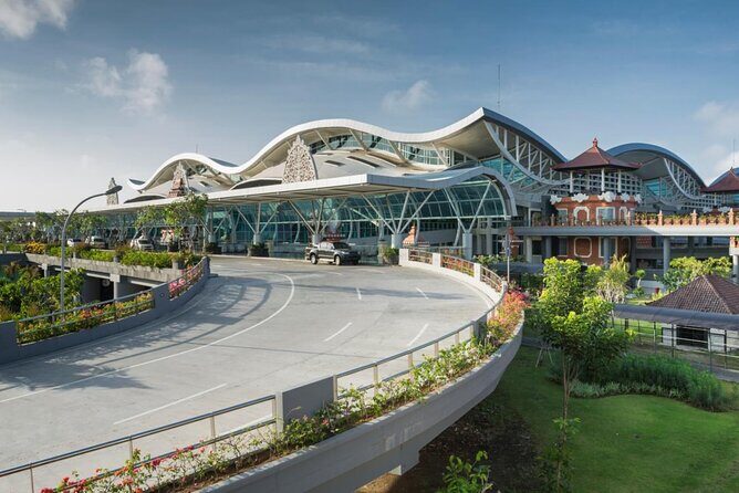 Bali Airport Private Transfers | Welcome Pickups - Why a Seminyak Airport Pickup Beats the Taxi Shuffle