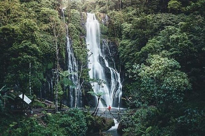 Bali: Bedugul Temple, Banyumala Waterfall, UNESCO Rice Terrace - Stop 1: Ulun Danu Bratan Temple and its lake-plateau setting