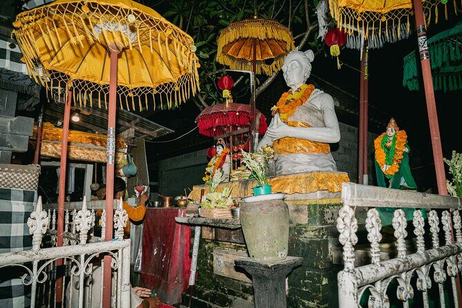 Bali Bites Food Tour with 15+ Tastings - What you’ll actually taste: fruit, savory plates, satay, and coconut sweets