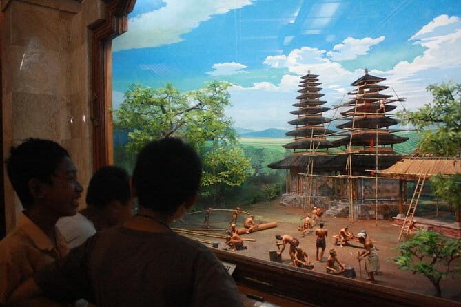 Bali Car-Charter: Half Day Denpasar City Tour - Badung Traditional Market: Denpasar’s Biggest Marketplace for Real Daily Life