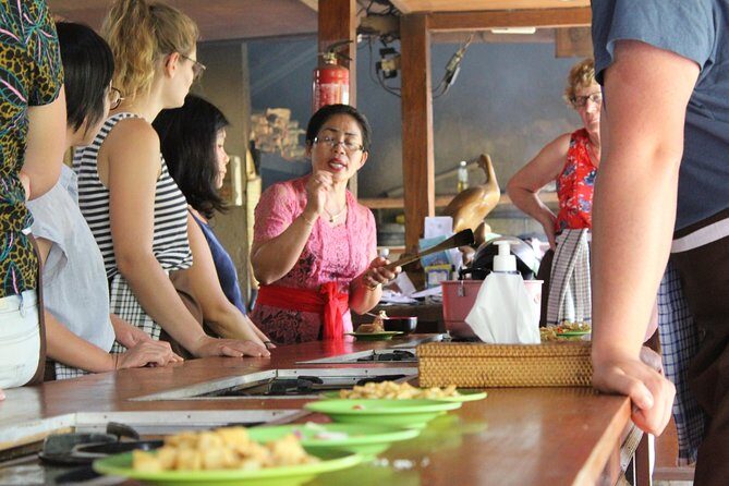 Bali Cooking Class Experience with All Inclusive - Group size and private-guide feel