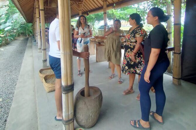 Bali Culture And Spring Temple Private Guided Tour - Gung Aji traditional house compound: how a Balinese home functions