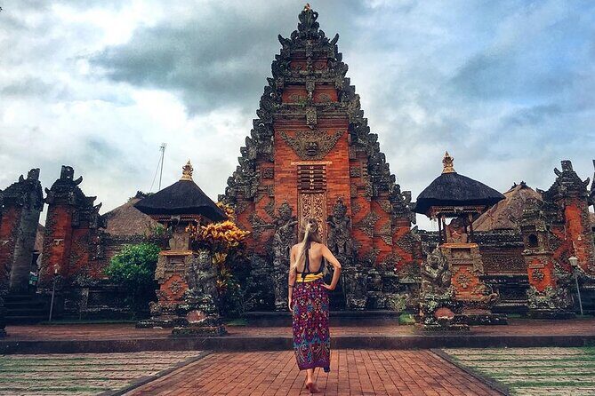 Bali Day Trip to Ubud Highlight Tour and Tanah Lot Temple - Stop 3: Puseh Batuan Temple and the Wantilan Meeting/Dance Space