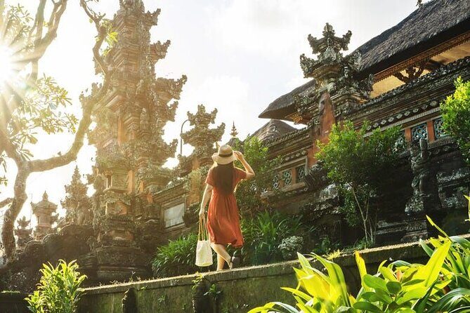 Bali Day Trip to Ubud Highlight Tour and Tanah Lot Temple - Stop 4: Tanah Lot Temple at Sunset Beach Views