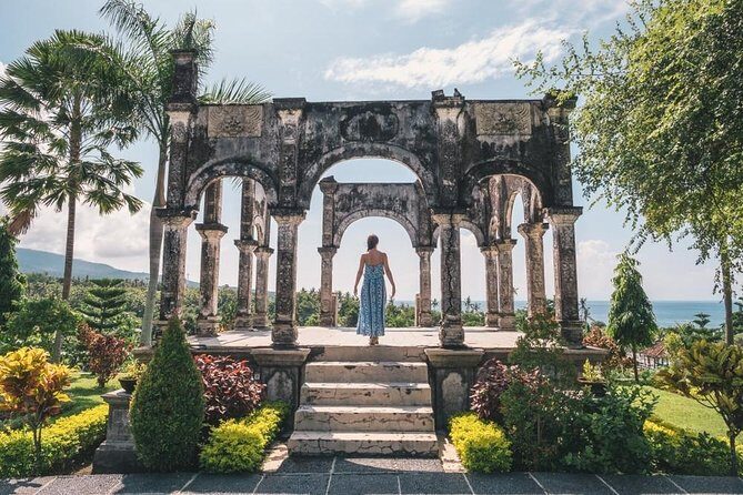 Bali Instagram: Gate of Heaven Tour - Tirta Gangga water palace: blessed water and good photo angles