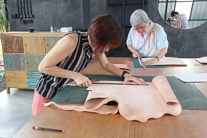 Bali Leather Craft Workshop - 6 hours ( canggu / seminyak) - Logistics that actually affect your experience