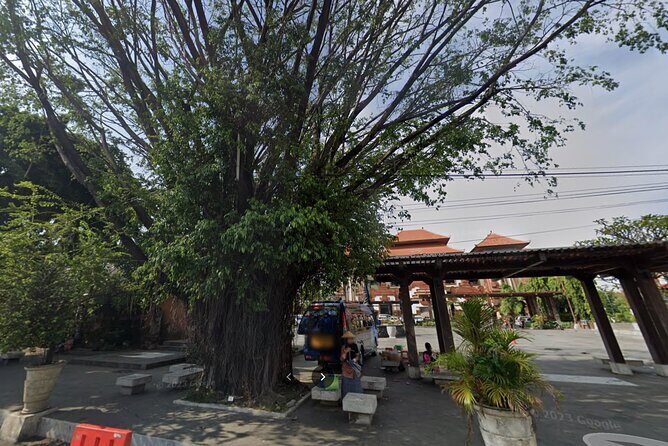 Bali Must-Try Food Tour (Denpasar) - The 11+ tastings: sweets, mains, and local drinks in one route