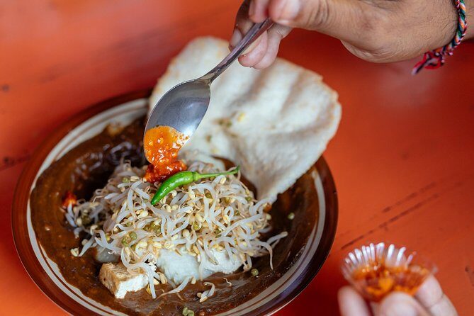 Bali Private Food Walking Tour With Locals: The 10 Tastings - Pace and what to wear: the stuff that makes or breaks it