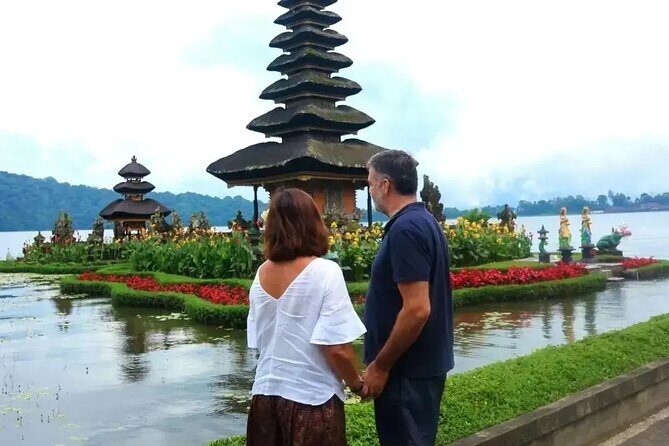Bali Private tour - Stop 1: Sacred Monkey Forest Sanctuary in Ubud