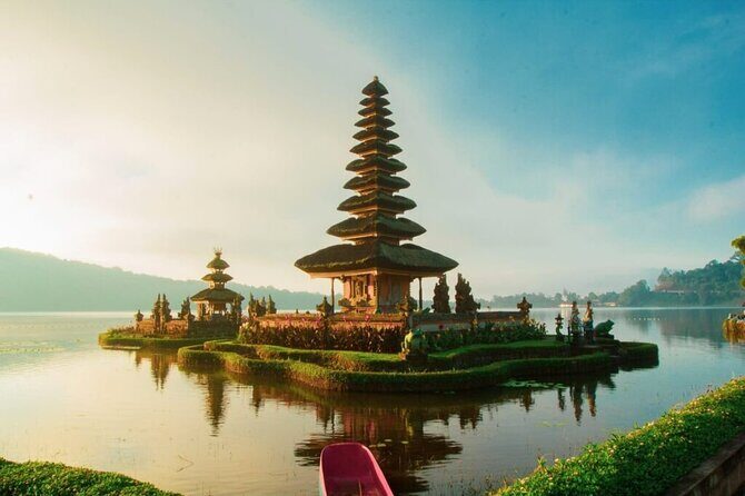 Bali Private Tour: Handara Iconic Gate, Watefall and Temple - Guides, timing, and how to get better photos all day