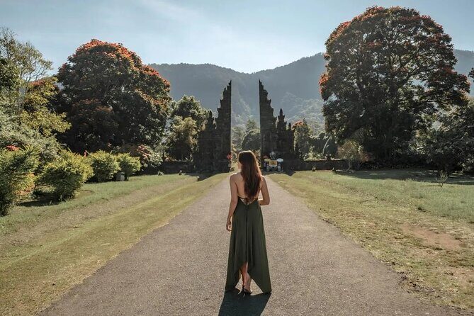 Bali Private Tour: Handara Iconic Gate, Watefall and Temple - Weather and comfort: what can change during the day