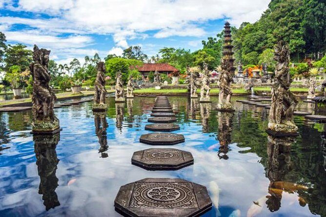 Bali Royal palaces (observe tour) - Tirta Gangga and Taman Ujung: royal water palaces, two different moods