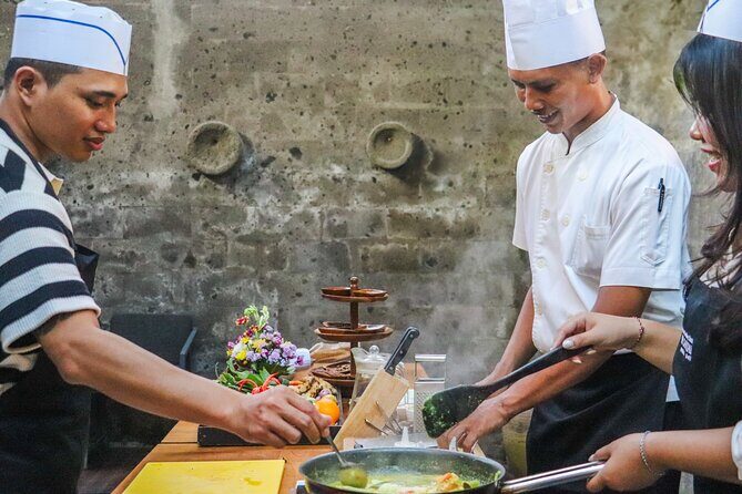Balinese Cooking Class at The Santai Umalas Kerobokan - Your 3-Course Balinese Menu: How the Chef Keeps It Manageable