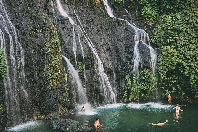 Best of North Bali: Banyumala Waterfall, Handara Gate and Temple - Handara Gate: the 35-minute photo stop that sets the tone