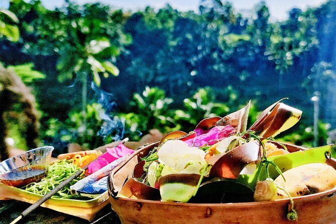 Best of Ubud - Full day Tour + FREE WI-FI - Sacred Monkey Forest: real habitat, 900 long-tails, one guided walk