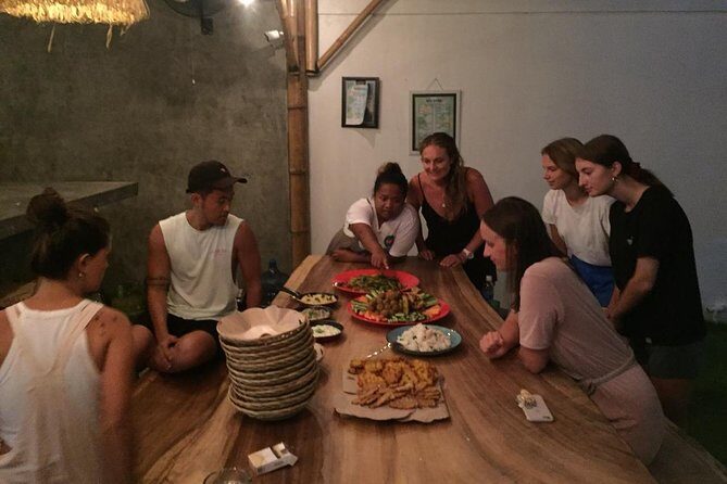 Cooking class in the comfort of your own personal villa. Yes, I'll come to you! - The menu: three Indonesian dishes, chosen with your group in mind