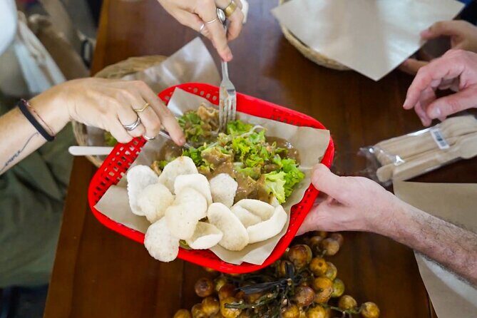 Denpasar Night Market Food Tour - Small group size (max 10) changes the whole evening