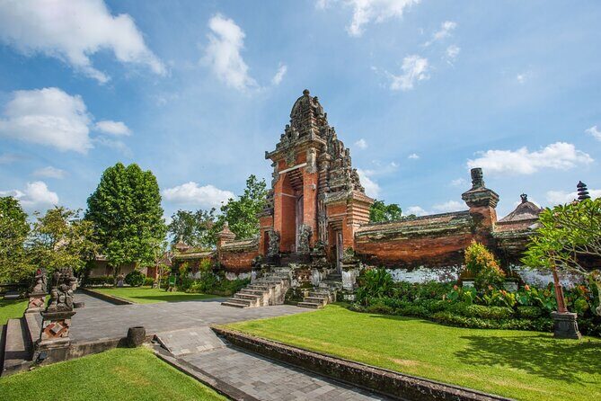 Exquisite UNESCO World Heritage Sites in Bali - Taman Ayun Temple: a family temple with a clear sense of place