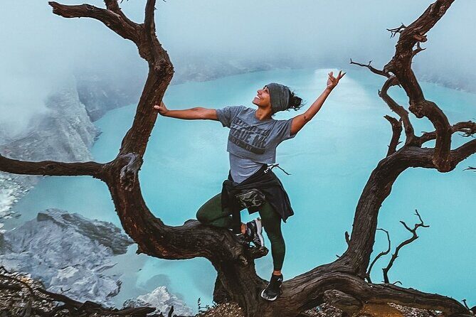From Bali: 24-Hour Kawah Ijen Blue Flames, Dinner & Room - Dinner, ferry time, and the private room that helps you recover