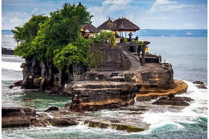 Full Day All Inclusive Tanah Lot and Uluwatu Sunset Tour - Padang Padang Beach: Quick Coast Time Near Uluwatu
