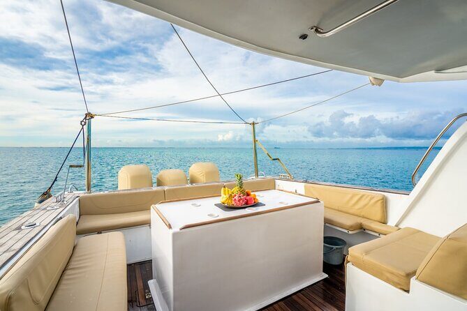 Full Day Nusa Penida by Honey Milk Yacht 13 meters - Manta Point (or Manta Bay): how to make the manta swim count