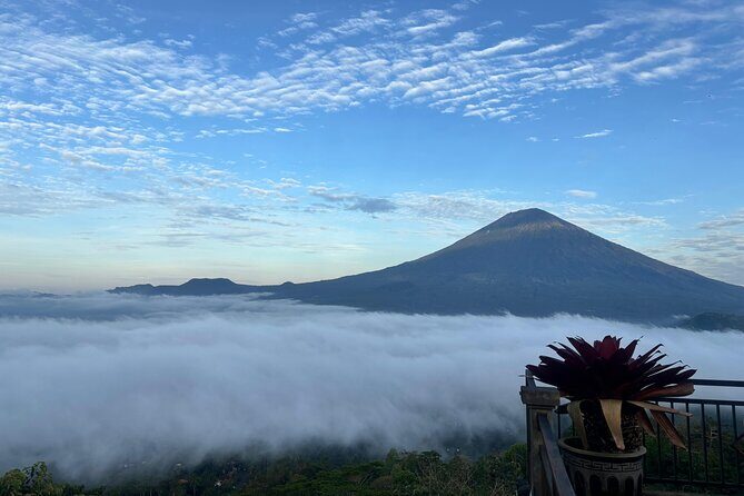 Gate of Heaven Tour - How the guide makes the difference: Yogi and Gede’s photo and history help