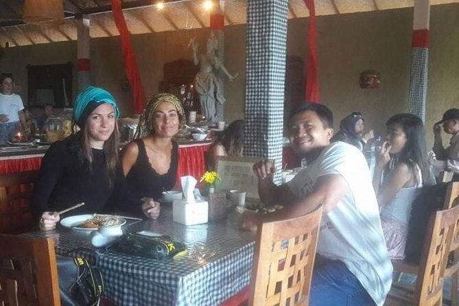 Magic Of Ubud Temple Swing And Waterfall Private Guided Tour - Tampaksiring village tea stop: a calm reset before Tirta Empul