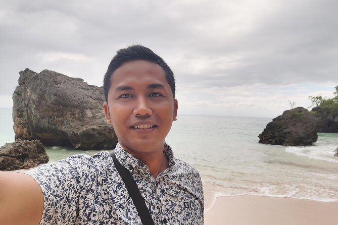 Melasti Beach, Padangpadang Beach, Uluwatu Sunset Kecak and Jimbaran Dinner - Sunset Kecak and Fire Dance at 6 p.m. near the temple cliffs