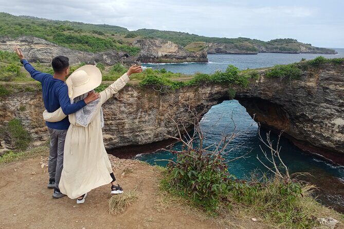 Nusa Penida East And West Full Day Private Guided Tour - Atuh Beach: Clear Water, High Cliffs, and Quick Photo Runs