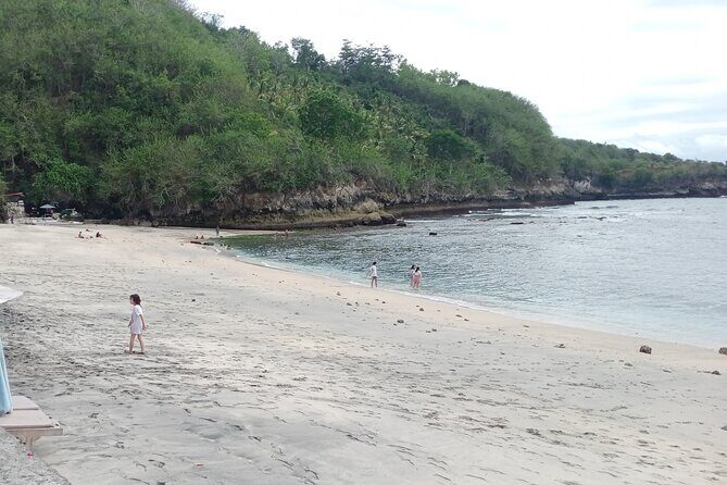 Nusa Penida East And West Full Day Private Guided Tour - Happy Cafe Penida: Lunch That’s Included (and Actually Varied)