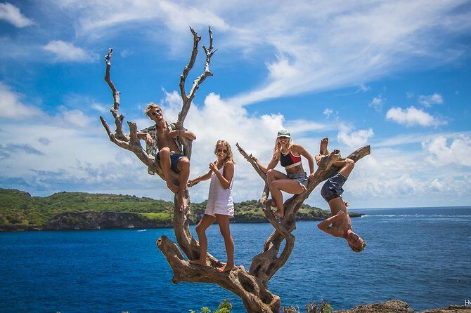 Nusa Penida Instagram Tour: Legendary Spots (Private & All-Inclusive) - Crystal Bay: Black Sand, Clear Water, and Snorkel-Ready Options