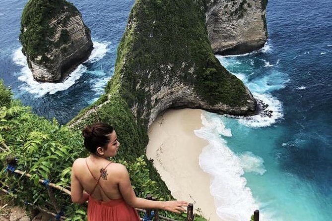 Nusa Penida Instagram Unforgettable Tour - The Human Factor: Your Guide and How a Small Team Helps