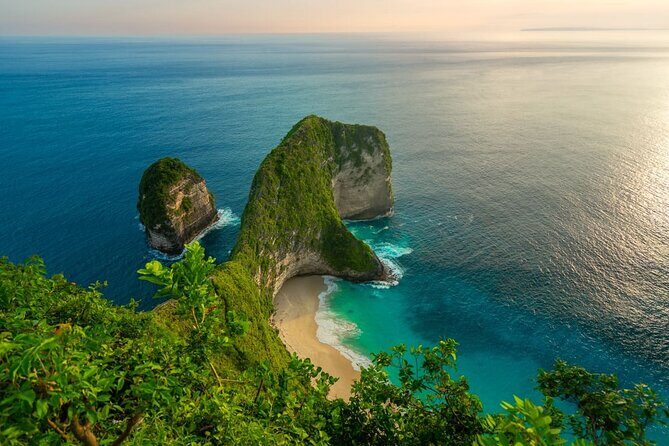 Nusa Penida Private Snorkeling and West Tour Start from Bali - Kelingking Beach: the iconic cliff look, with guide-led photo timing