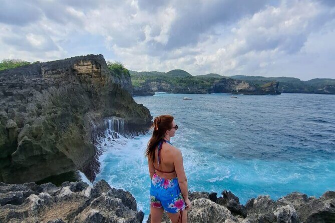 Nusa Penida West Trip All Inclusive - Broken Beach: stunning curves, same crowd problem