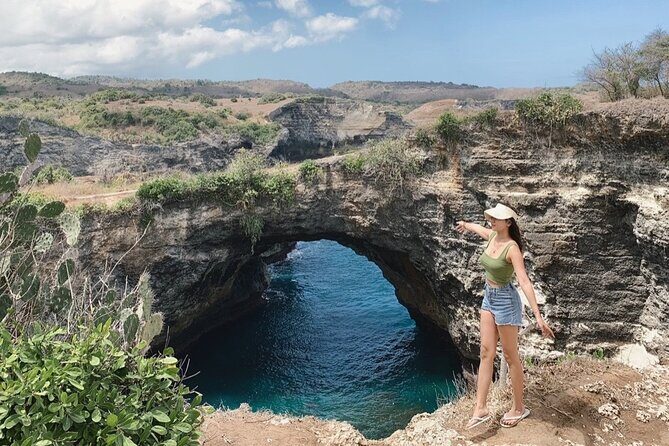 One Day Private Tour East & West Nusa Penida by Penidago - Kelingking Beach: the T-rex viewpoint with a 40-minute clock