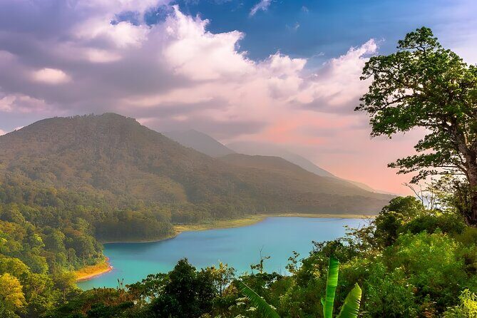 Private Full-Day Tour: Discover The Best of Bali Destination - Handara Iconic Gate: the camera stop inside the resort grounds