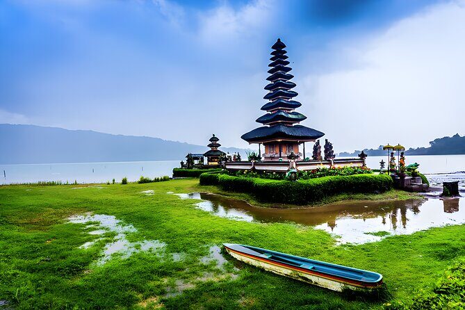 Private Full-Day Tour: Ulun Danu Beratan Temple, Jatiluwih and Tanah Lot Temple - Penatahan Hot Springs Kaja: rest time with river-edge pools