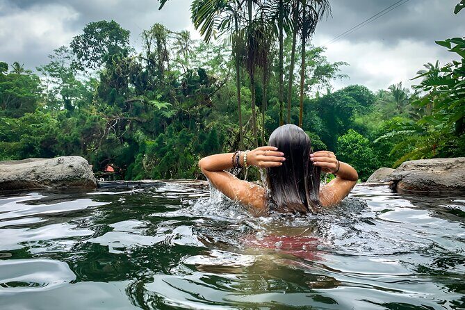 Private Full-Day Tour: Ulun Danu Beratan Temple, Jatiluwih and Tanah Lot Temple - Taman Ayun Temple: water-temple calm and clear temple structure