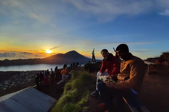 Private Mount Batur Sunrise Trekking - Summit and sunrise viewpoints: when photos are part of the plan