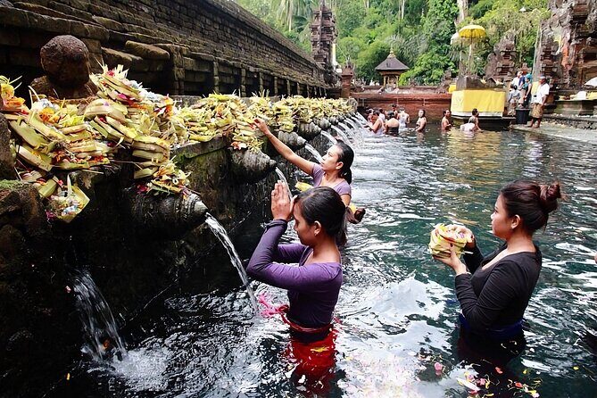 Private Tour Ubud: Swing at Rice Field with Temple and Waterfall - Stop 4: Manuaba Waterfall for a cooling reset