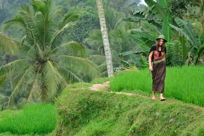 Private Tour Ubud: Swing at Rice Field with Temple and Waterfall - Optional lunch at D’Alas Warung (and how to use that break well)
