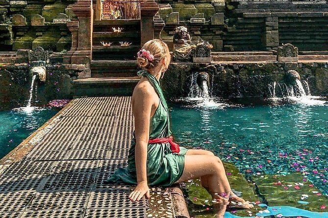 Tanah Lot Temple, Waterfall & Ubud Tour (Private & All-Inclusive) - Tanah Lot sea temple: classic ocean views with a good time slot