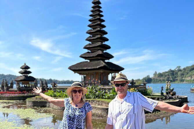 Tanah Lot Tour & North Bali Tour : All-Inclusive Best Experience - Ulun Danu Bratan Temple in Bedugul: The Lake View Moment