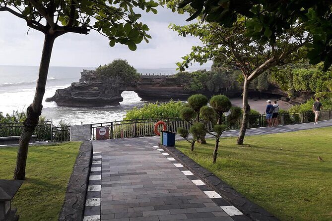 Tanah Lot Tour & North Bali Tour : All-Inclusive Best Experience - Wanagiri Twin Lake Viewpoint: Sunset-Ready