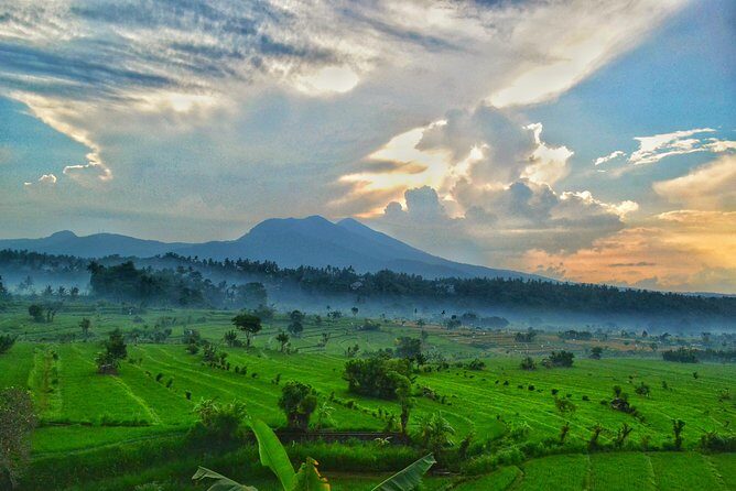 The Gates of Heaven Lempuyang Tours All Inclusive - Comfort and group style: private tour, but not totally hands-off