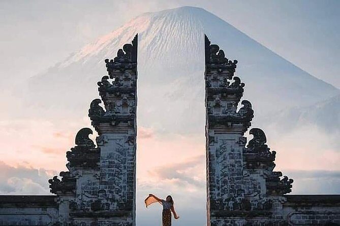 Tukad Cepung Besakih Lempuyang Temple Best of East Bali Tour - Besakih Mother Temple: big worship, big complex, and some street pressure