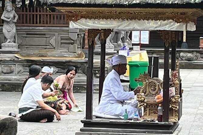 Ubud Cultural and Historical Guided Tour with Transfer - Ubud’s temple day feels like a story with chapters