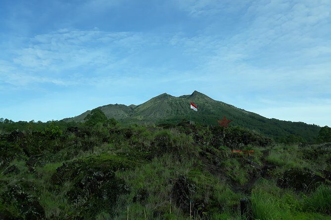 Ubud Natural Gems And Secret Waterfall Private Guided Tour - Tegalalang rice terraces and Tampaksiring gardens: two ways to see Bali’s “green work”